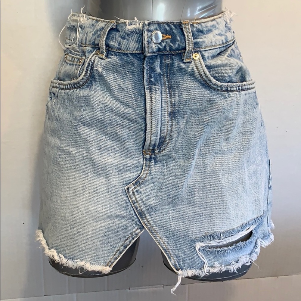SALE!!! Zara trafaluc ripped denim skirt